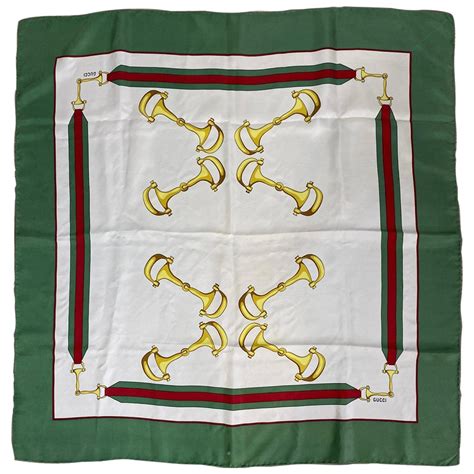 Vintage Gucci Foulard .